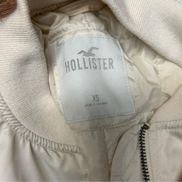 Hollister satin Cream Bomber Jacket - Picture 2 of 7